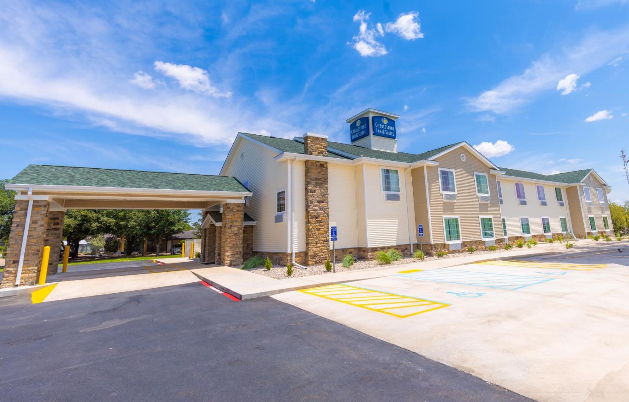 Cobblestone Inn & Suites - Winters Exteriör bild